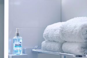 Comment conserver une bouteille de sérum physiologique ?